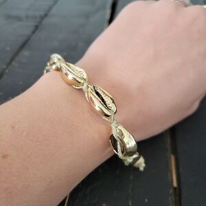 Gold Seashell String Bracelet Adjustable Costume Jewelry